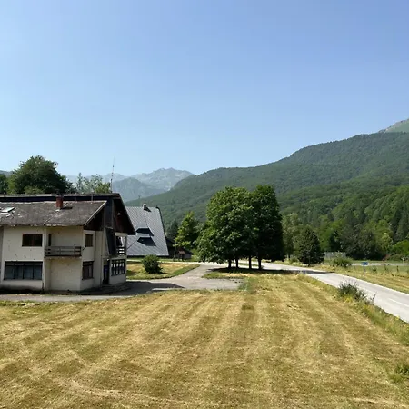 Kosuta Lux Mountain View Apartment Tjentiste